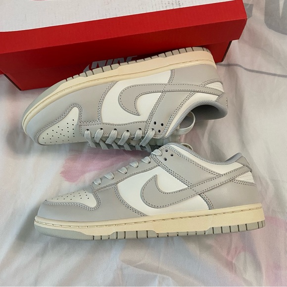 Nike Women Dunk Low Light Bone Grey - Picture 3 of 7